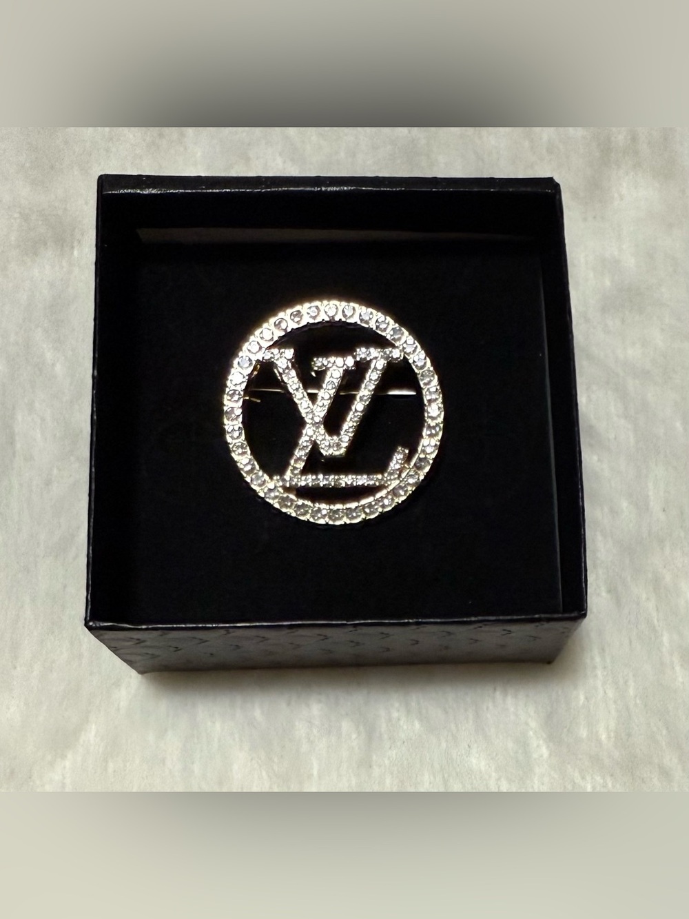 Luxurious Brooch Silver-tone